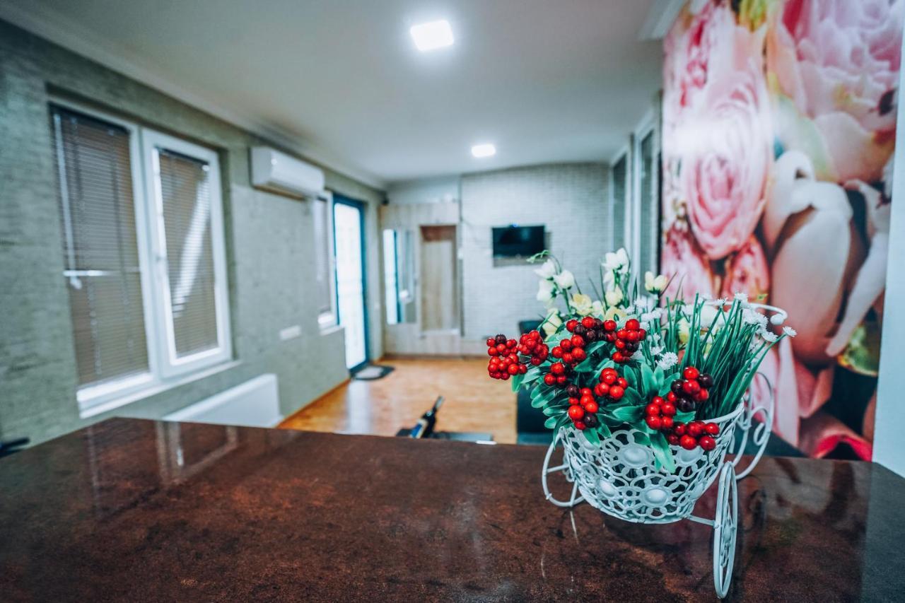 Apartamento Second House Rustaveli Tiflis Exterior foto