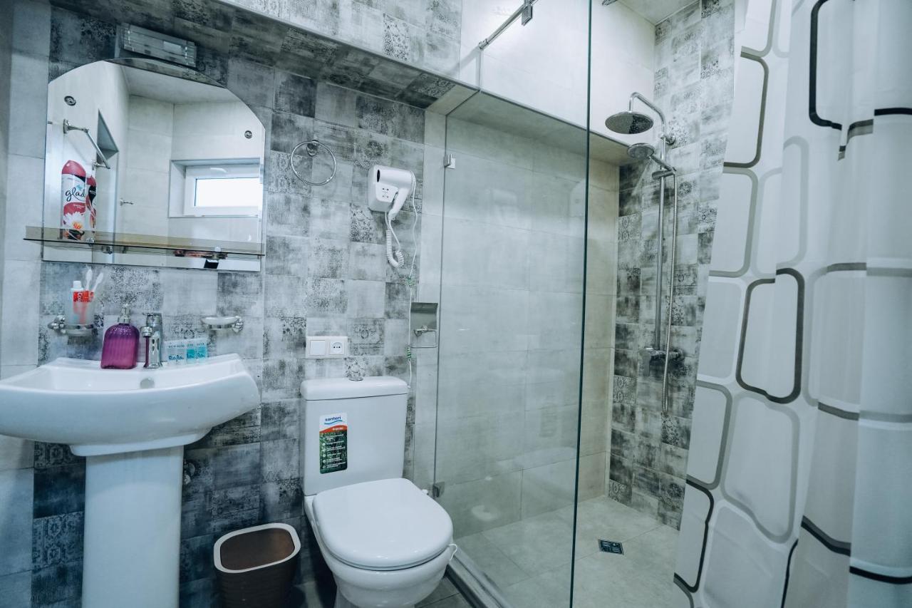 Apartamento Second House Rustaveli Tiflis Exterior foto
