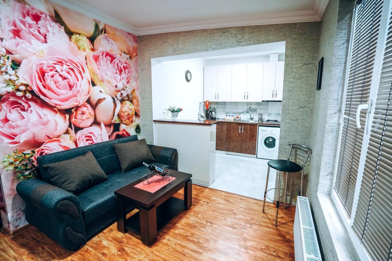 Apartamento Second House Rustaveli Tiflis Exterior foto
